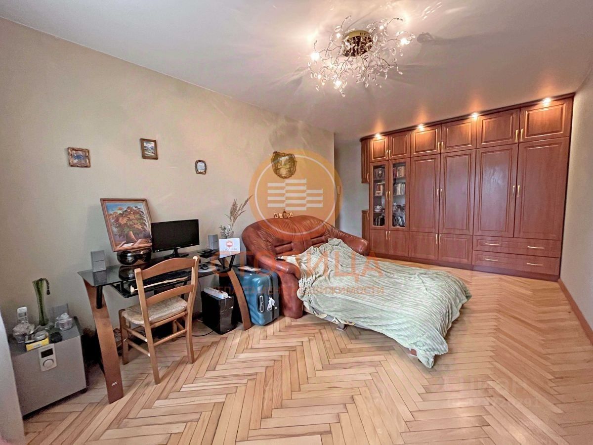 Аренда 1-комн квартиры на вторичном рынке Новоясеневский проспект, 19К4