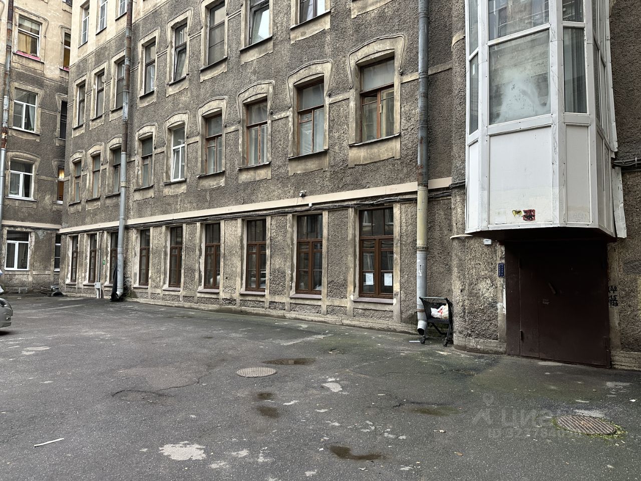 Продажа 4-комн квартиры на вторичном рынке набережная Реки Фонтанки, 96