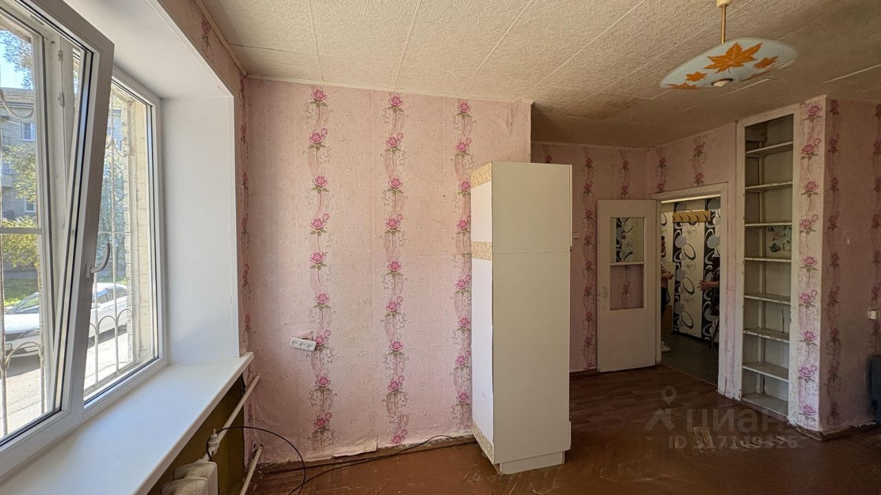 Продажа 1-комн квартиры на вторичном рынке Волхов, Волховский проспект, 45