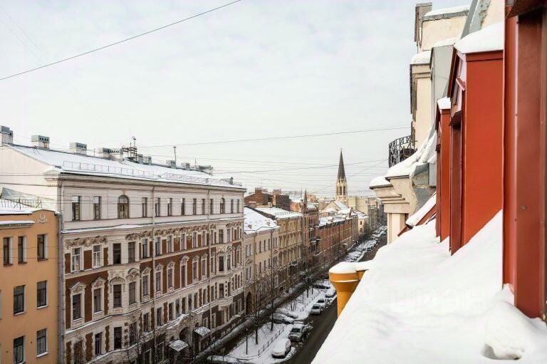 Продажа 3-комн квартиры на вторичном рынке 2-я Васильевского острова линия, 25