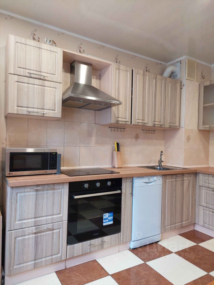 Продажа 2-комн квартиры на вторичном рынке проспект Сизова, 21