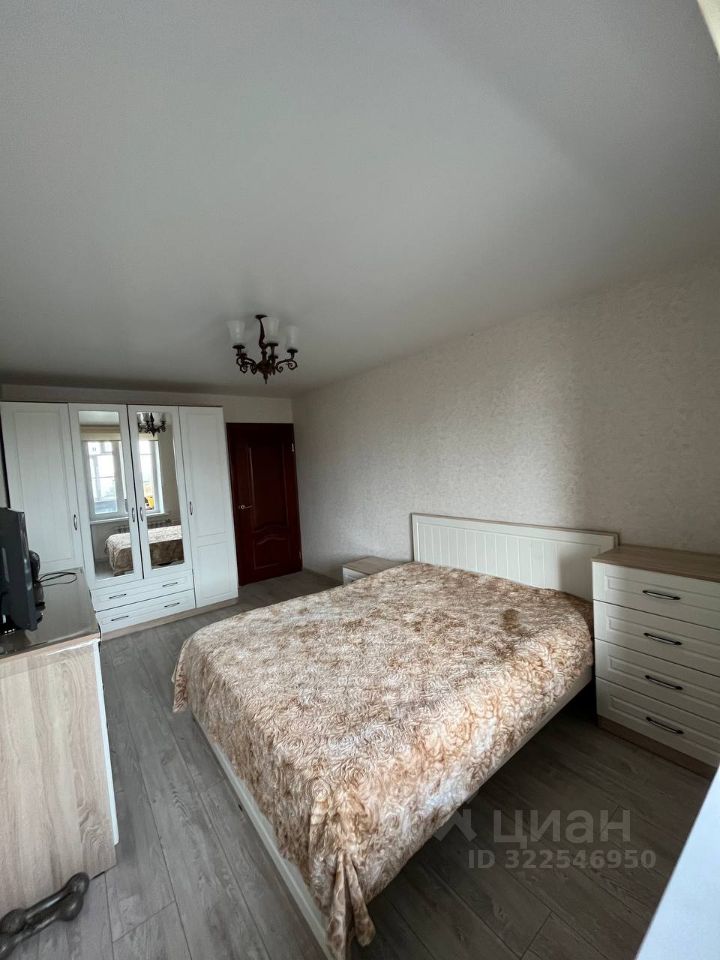 Аренда 3-комн квартиры на вторичном рынке улица Молостовых, 10К2