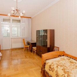 Продажа 3-комн квартиры на вторичном рынке Ельнинская улица,  д. 11 к3