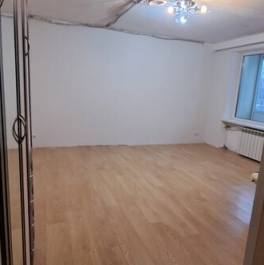 Продажа 3-комн квартиры на вторичном рынке Славы пр-кт,  д. 64