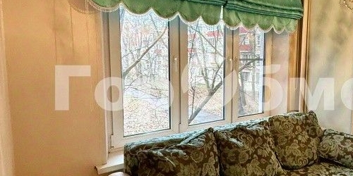 3-комн квартира улица Молостовых, 13К4