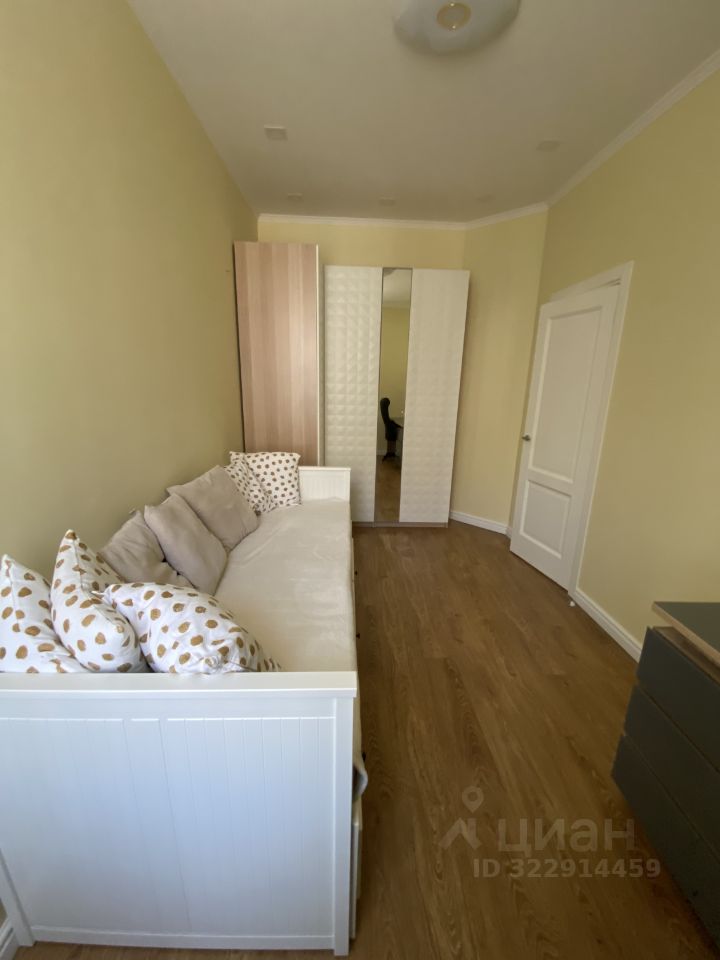 Аренда 3-комн квартиры на вторичном рынке Заречье пгт, улица Медовая, 4