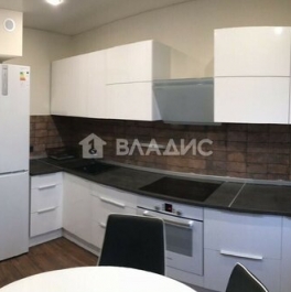 Продажа 2-комн квартиры на вторичном рынке улица Грина,  д. 1 к4