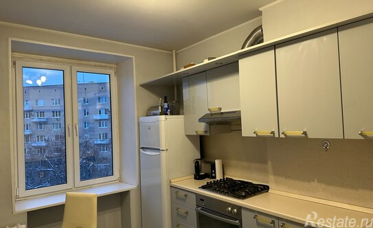 Продажа 1-комн квартиры на вторичном рынке Украинский бульвар,  д. 6