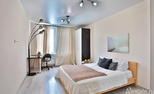 Аренда 2-комн квартиры на вторичном рынке наб Реки Монастырки,  д. 1