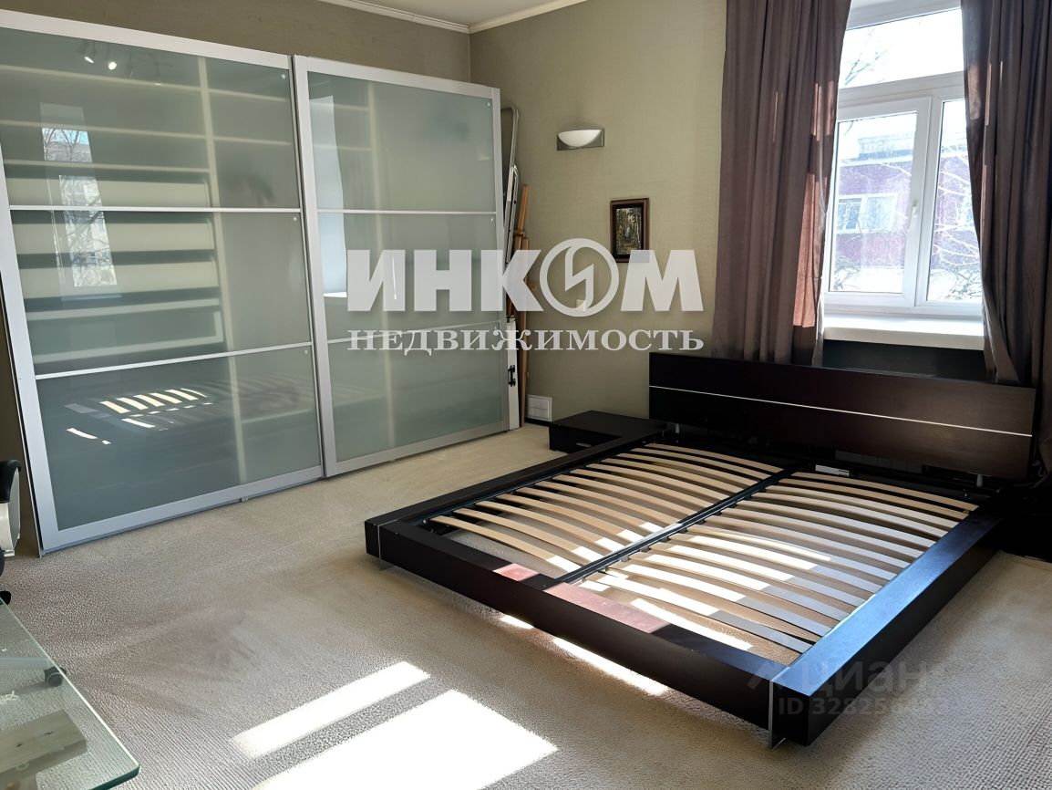 Продажа 4-комн квартиры на вторичном рынке улица Доватора, 14