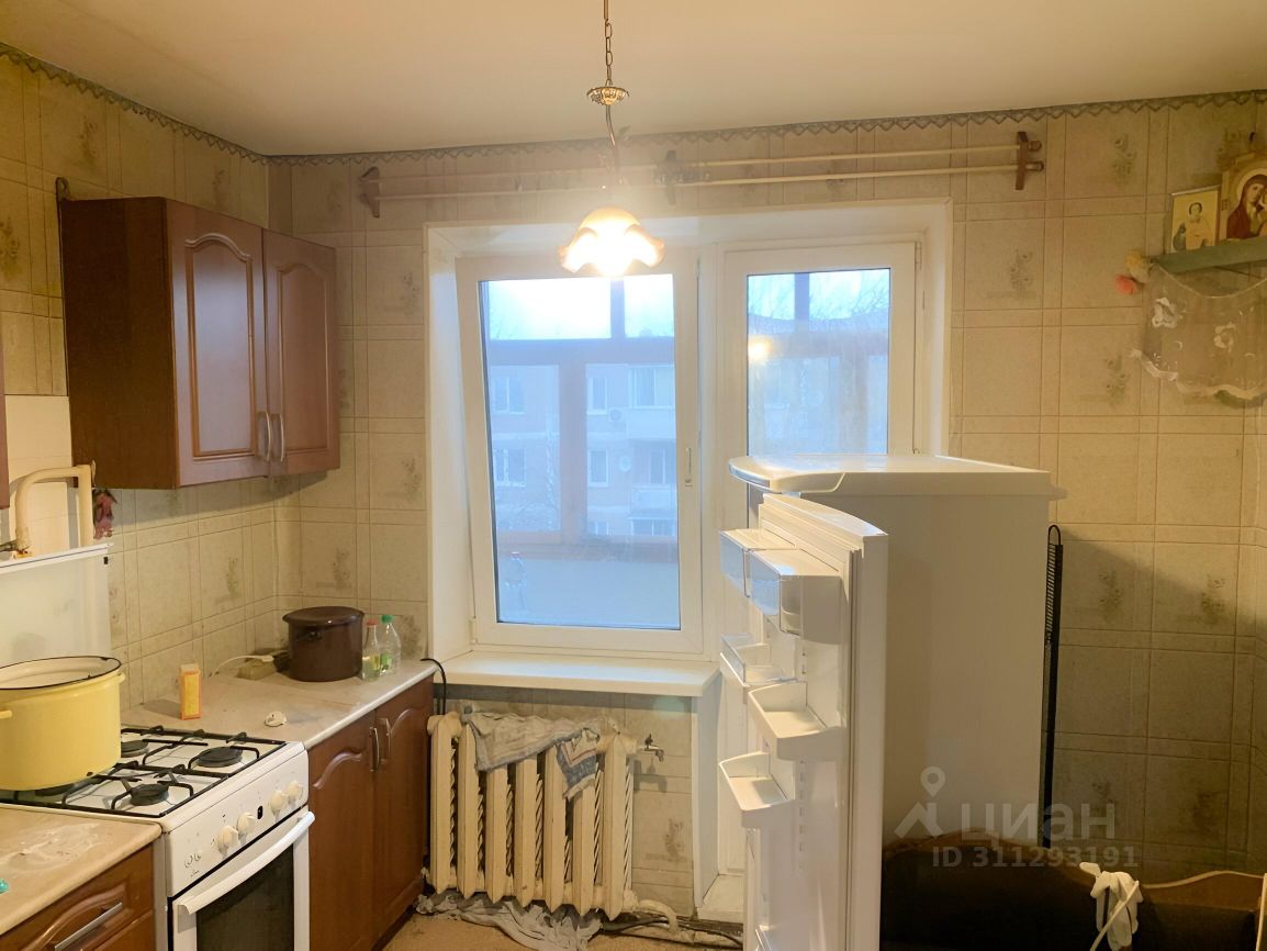 Продажа 2-комн квартиры на вторичном рынке Хорлово рп, улица Победы, 2