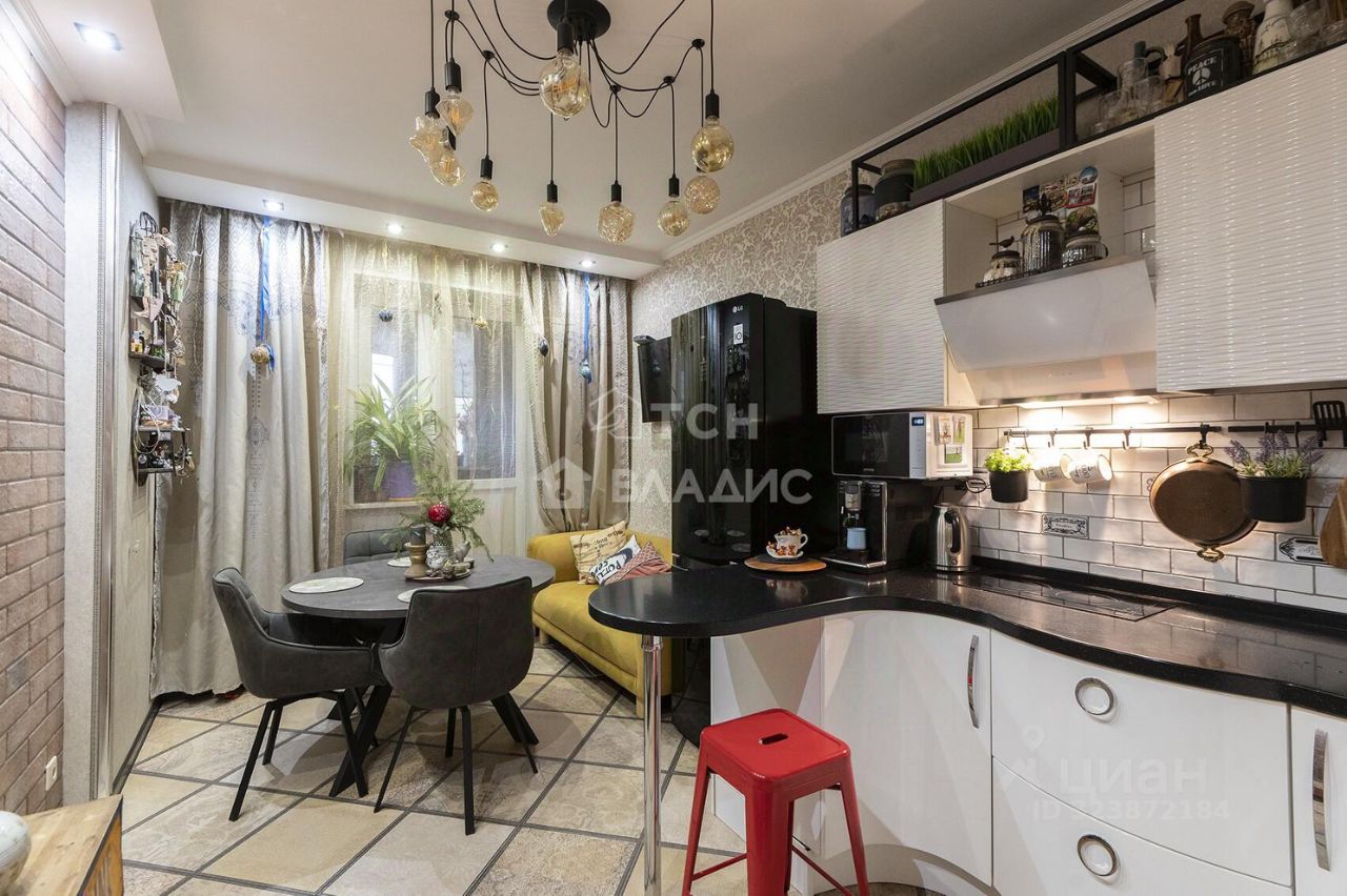 Продажа 2-комн квартиры на вторичном рынке Новая Деревня мкр, Пушкино, Набережная улица, 35к2