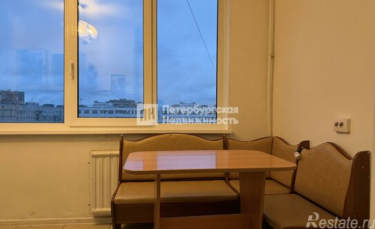 Продажа 2-комн квартиры на вторичном рынке улица Подвойского,  д. 28 к1