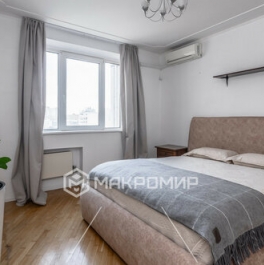 Продажа 4-комн квартиры на вторичном рынке Осенняя улица,  д. 14