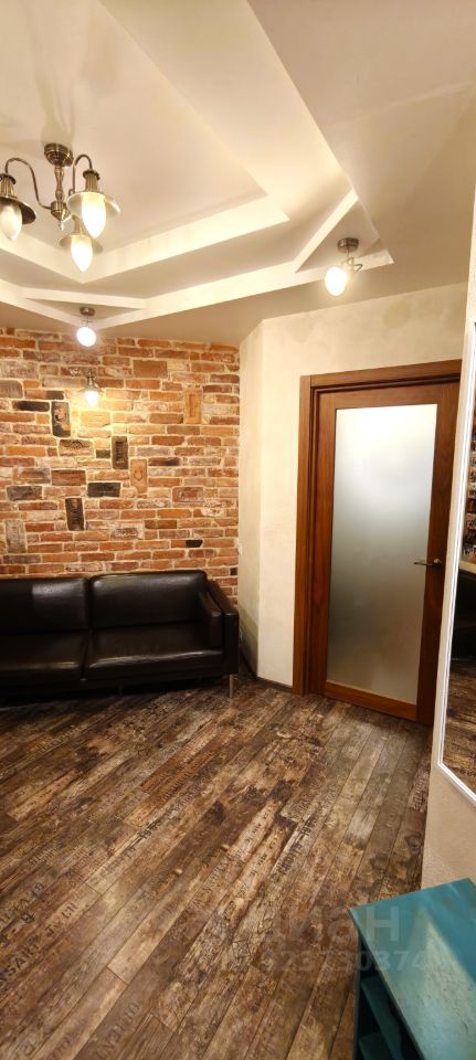 Продажа 3-комн квартиры на вторичном рынке улица Кораблестроителей, 30