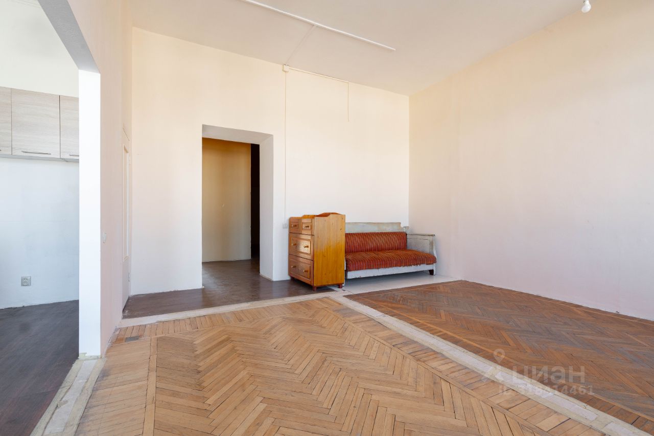 Продажа 2-комн квартиры на вторичном рынке улица Белинского, 5