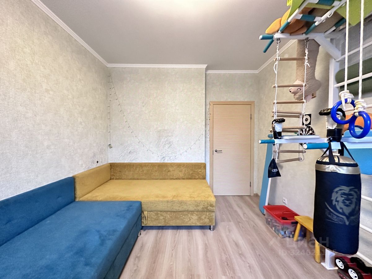 Продажа 2-комн квартиры на вторичном рынке пос. Янино-1, улица Ясная, 16к4