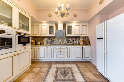 Продажа 4-комн квартиры на вторичном рынке ул. Блохина,  д. 13