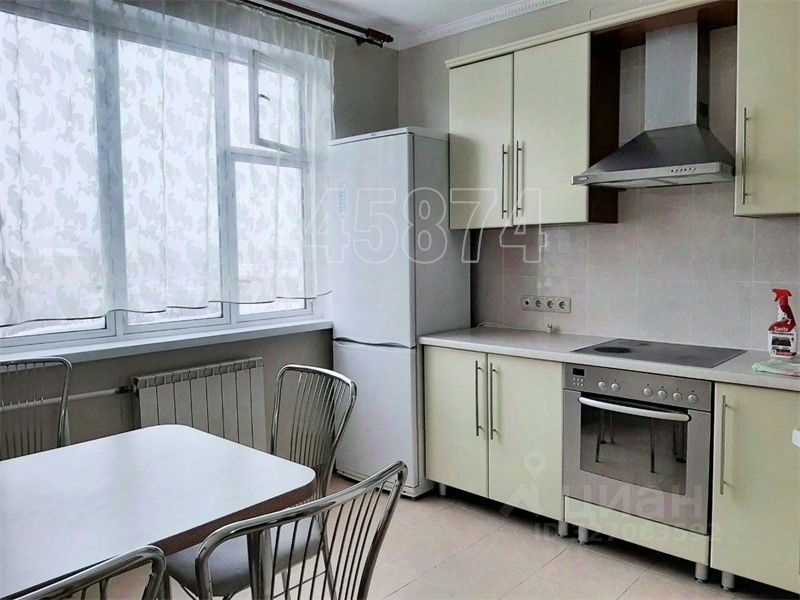 Аренда 2-комн квартиры на вторичном рынке Симферопольский бульвар, 14К3