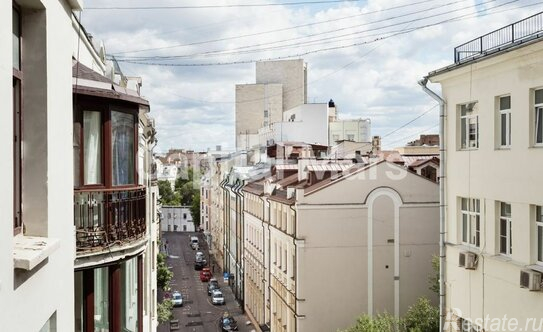 Аренда 2-комн квартиры на вторичном рынке Кривоарбатский пер,  д. 16/22