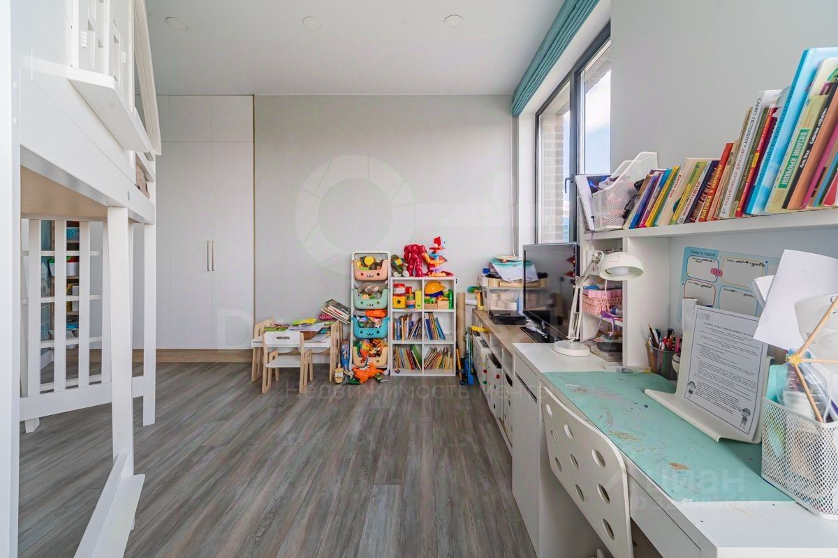 Продажа 2-комн квартиры на вторичном рынке проезд Жуков, 21Б