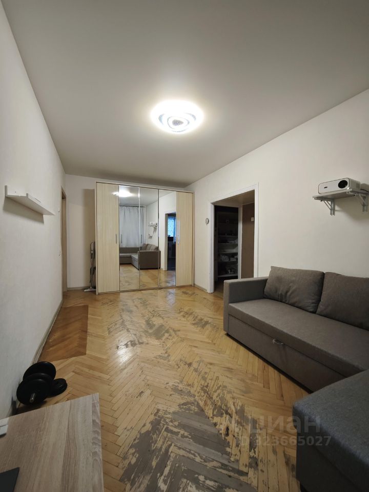 Продажа 2-комн квартиры на вторичном рынке Реутов, Новогиреевская улица, 10