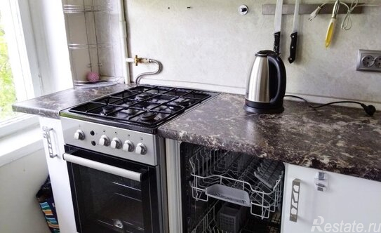 Аренда 3-комн квартиры на вторичном рынке Марьинская Б. ул,  д. 8