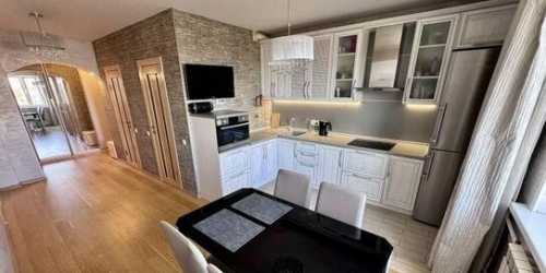 2-комн квартира улица Сайкина,  д. 19