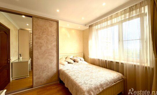 Продажа 4-комн квартиры на вторичном рынке ул Введенского,  д. 32