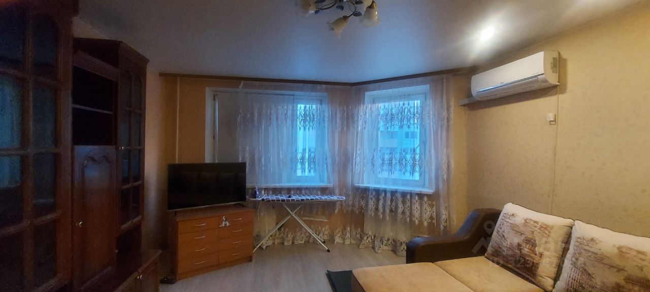 Аренда 1-комн квартиры на вторичном рынке Губернский мкр, улица Земская,  д. 5