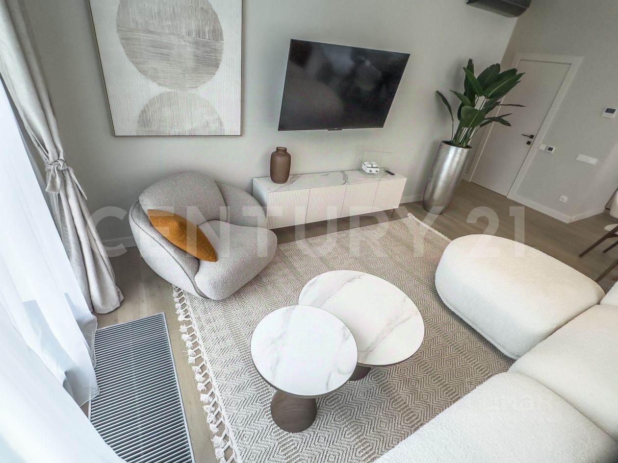 Продажа 2-комн квартиры на вторичном рынке Стремянный переулок, 2