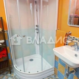 Продажа 2-комн квартиры на вторичном рынке Домодедовская улица,  д. 4