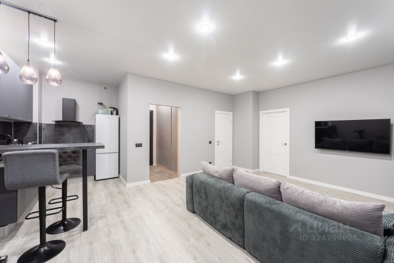 Продажа 2-комн квартиры на вторичном рынке улица Дыбенко, 7/1