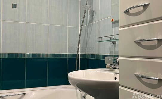 Продажа 2-комн квартиры на вторичном рынке ул Домодедовская,  д. 38,  к. 1