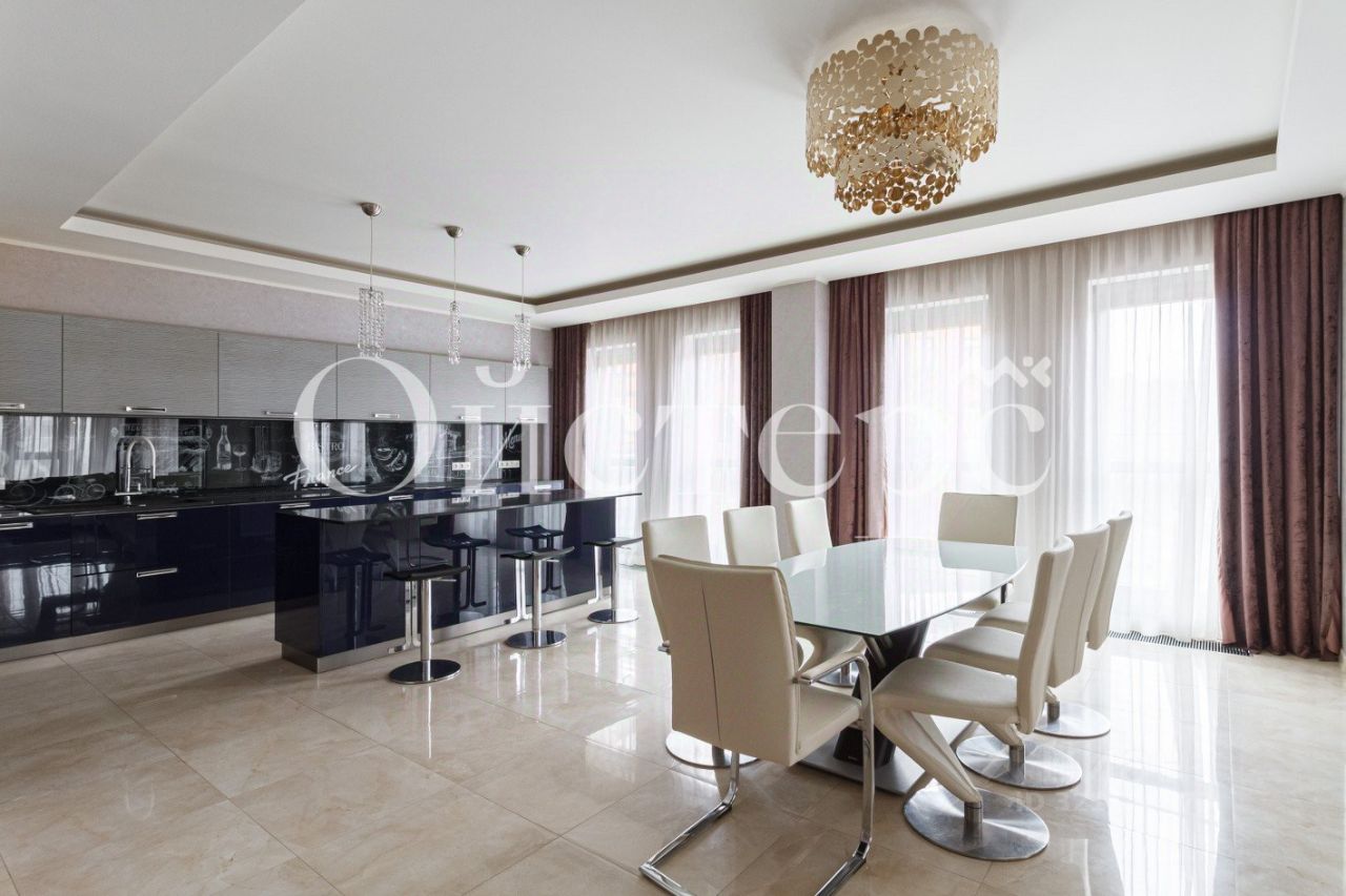 Продажа 4-комн квартиры на вторичном рынке Корпусная улица, 9