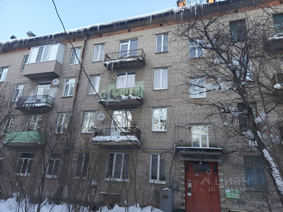 Продажа 2-комн квартиры на вторичном рынке пос. Стеклянный, 35