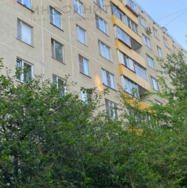 Продажа 3-комн квартиры на вторичном рынке Онежская улица,  д. 47