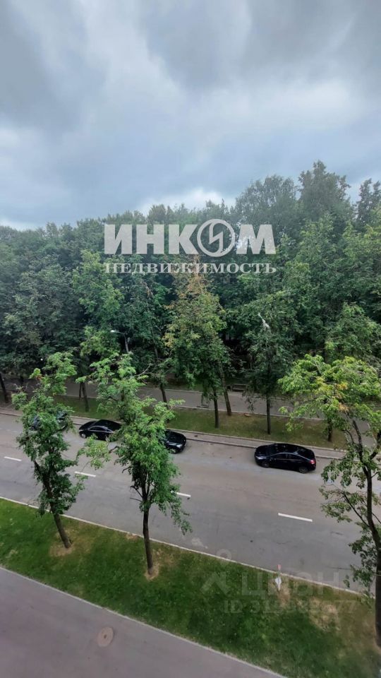 Продажа 3-комн квартиры на вторичном рынке улица Константина Федина, 5