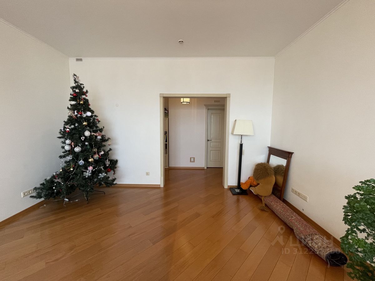 Продажа 3-комн квартиры на вторичном рынке Лодочная улица, 9К1