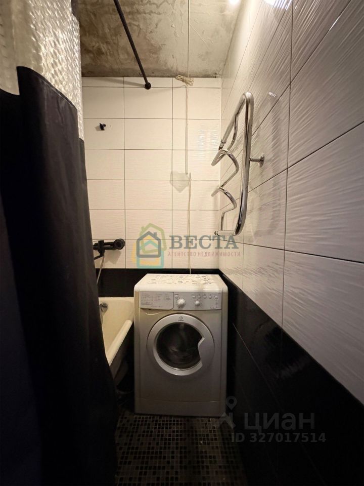 Продажа 3-комн квартиры на вторичном рынке Наличная улица, 40К1