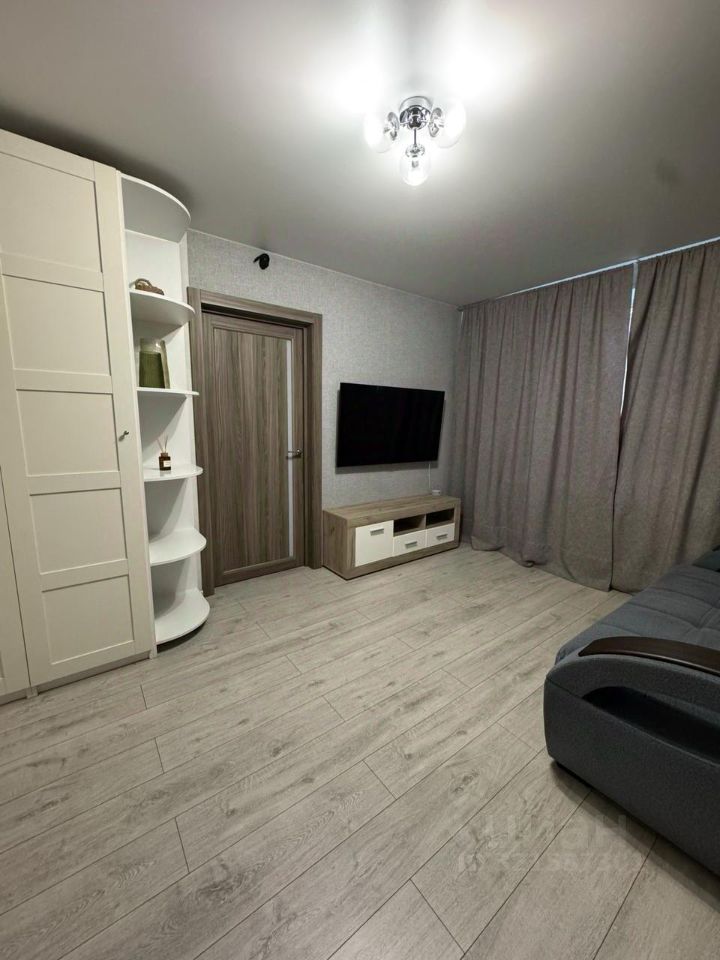 Продажа 3-комн квартиры на вторичном рынке улица Свободы, 93К1