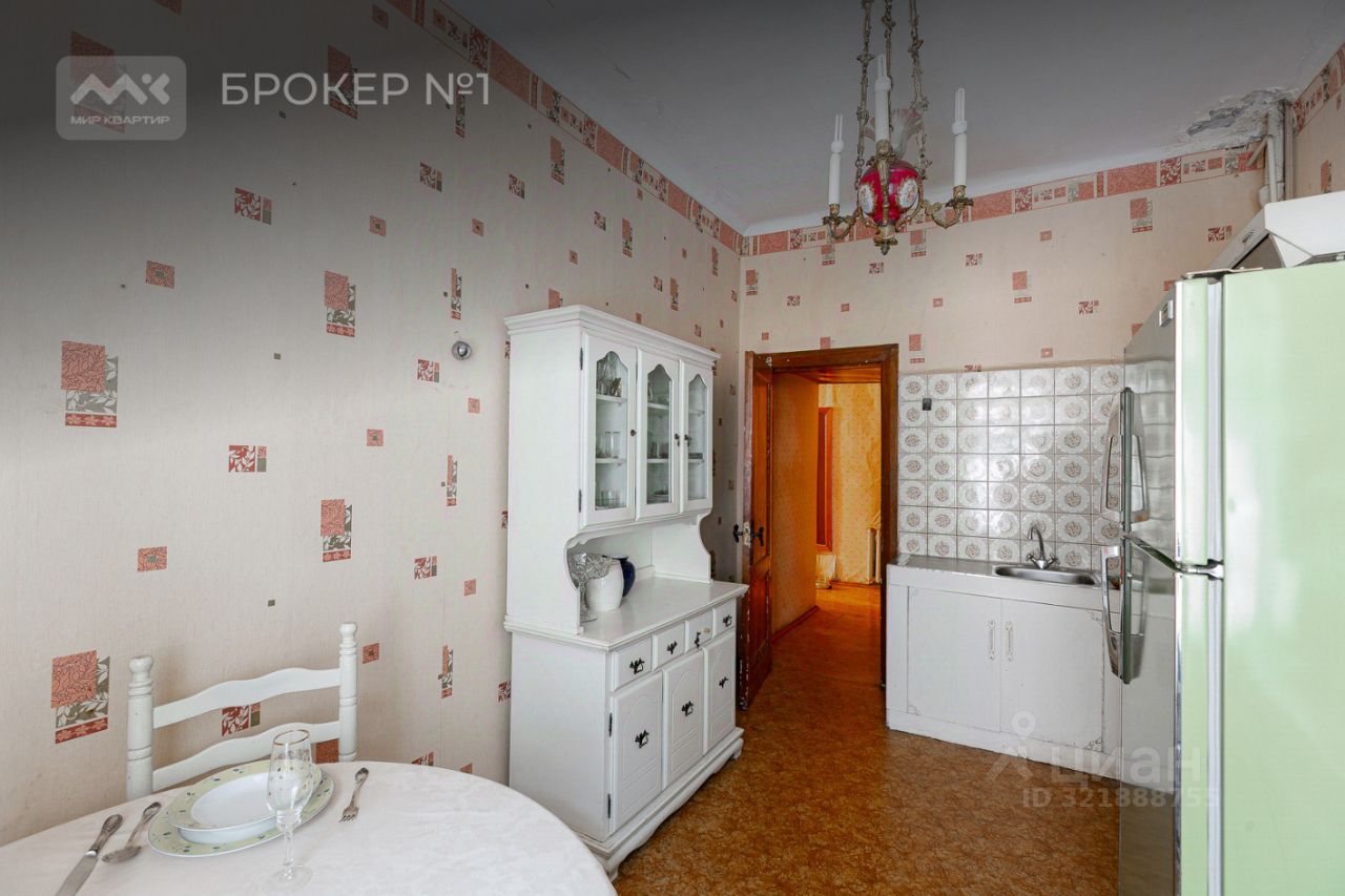 Продажа 3-комн квартиры на вторичном рынке Невский проспект, 51