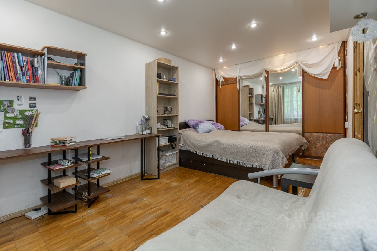 Продажа 1-комн квартиры на вторичном рынке Байкальская улица, 43