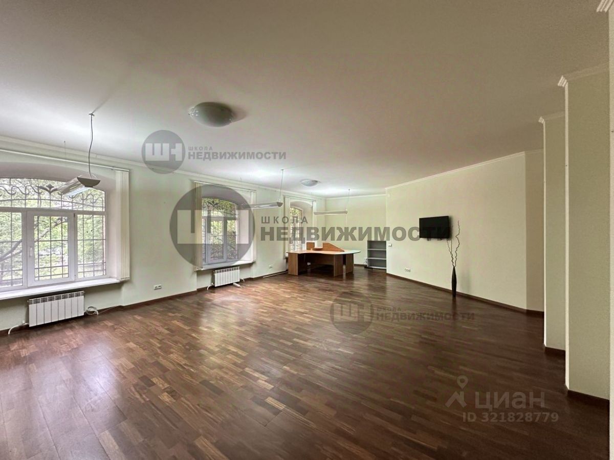 Продажа 5-комн квартиры на вторичном рынке Малая Посадская улица, 19