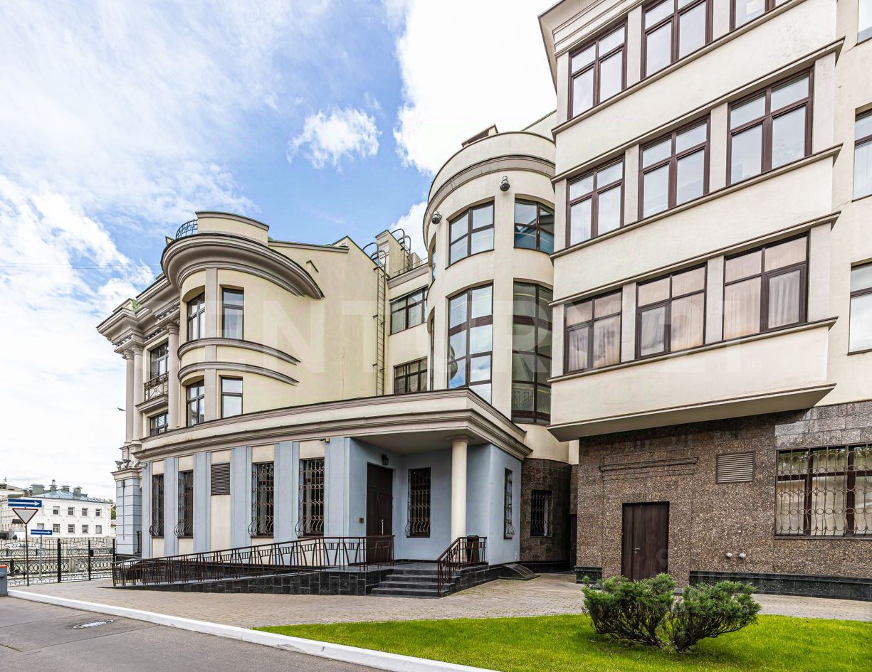 Продажа 3-комн квартиры на вторичном рынке Озерковская набережная, 52А