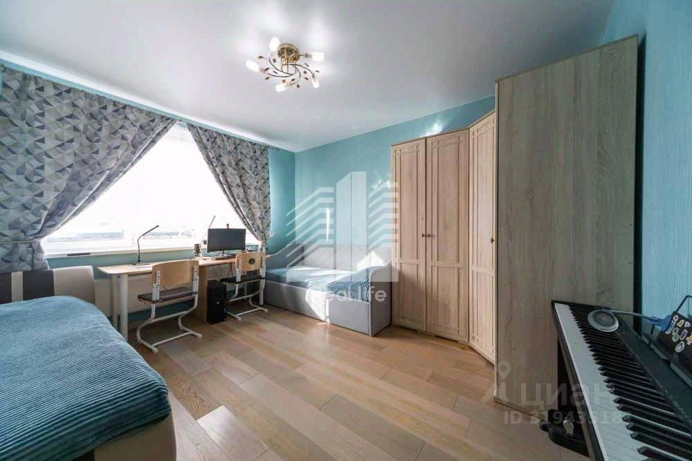 Продажа 3-комн квартиры на вторичном рынке Южный мкр, улица Курыжова, 20