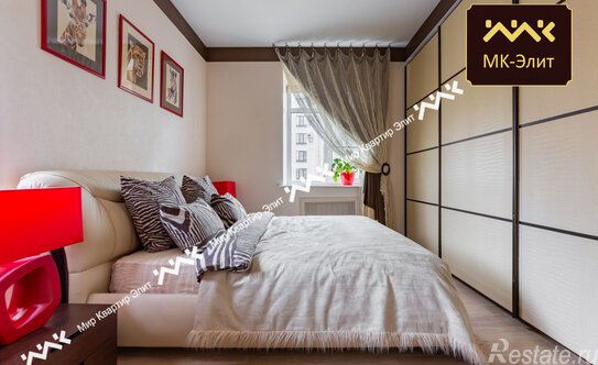 Продажа 4-комн квартиры на вторичном рынке Офицерский пер,  д. 6