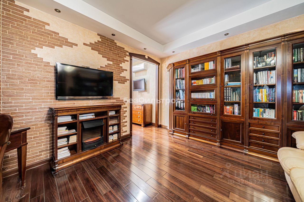 Продажа 1-комн квартиры на вторичном рынке проспект Маршала Жукова, 76к2