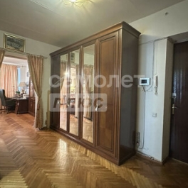 Продажа 4-комн квартиры на вторичном рынке Мосфильмовская улица,  д. 11 к2