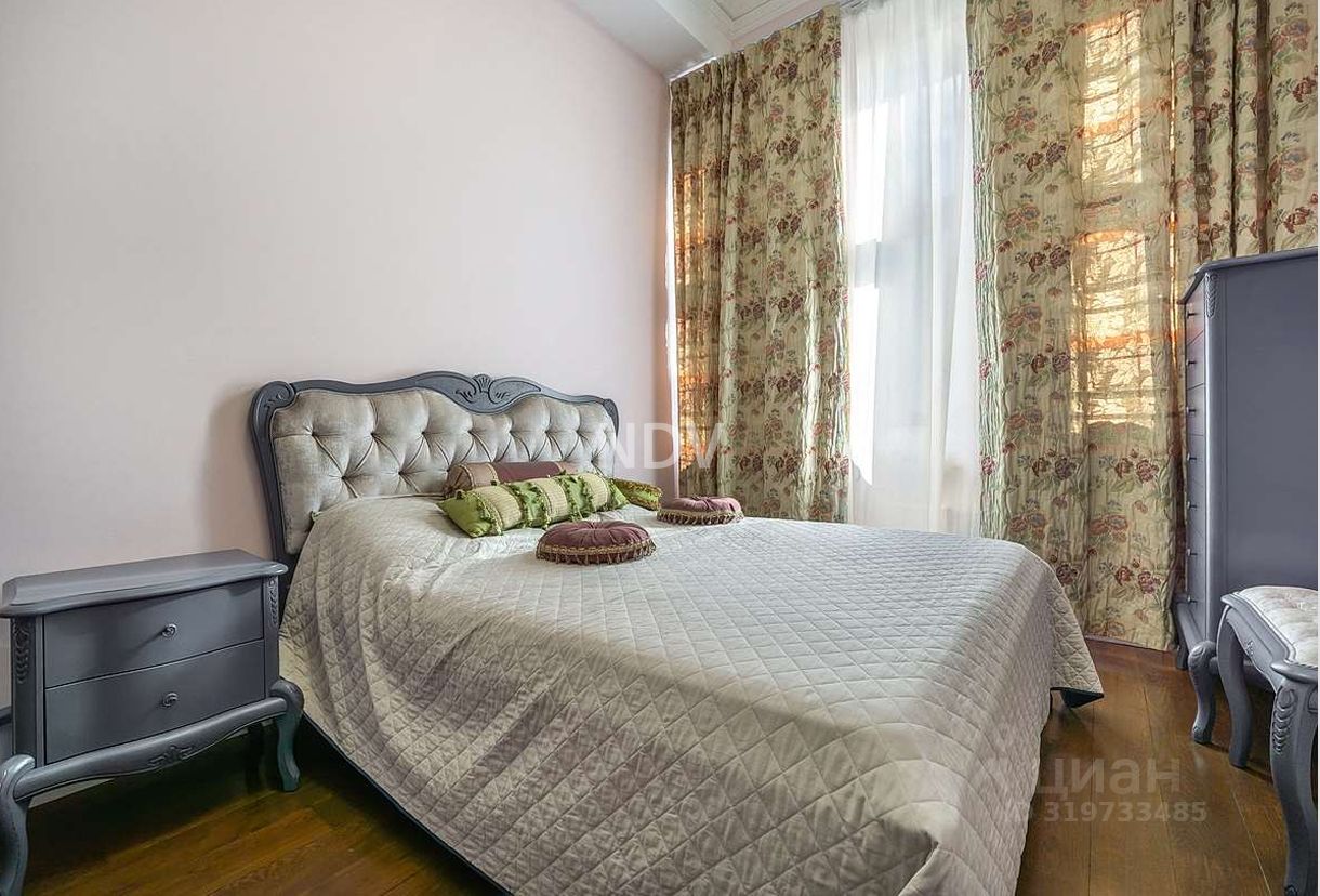 Продажа 5-комн квартиры на вторичном рынке Поварская улица, 26